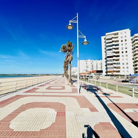 Gatu Arena " Preferente Mayores De 25 Anos Y Familias " エル・プエルト・デ・サンタ・マリア エクステリア 写真
